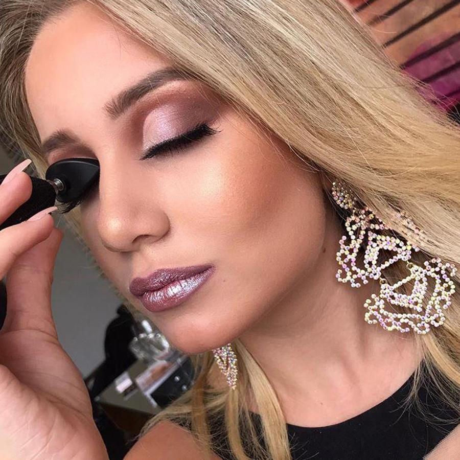 Magic Eyeshadow Stamp Crease