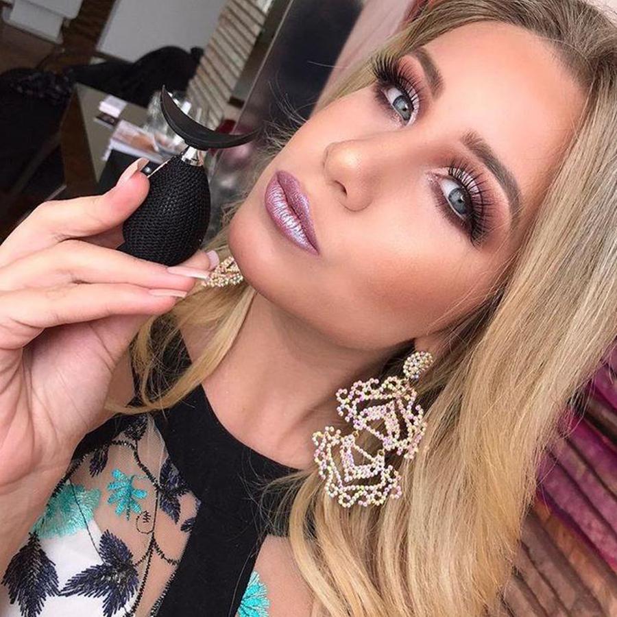 Magic Eyeshadow Stamp Crease